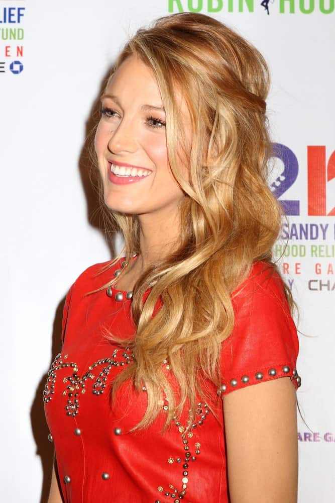 Blake Lively rocked the messy half-up hairstyle to her wavy sandy blond hair when she attended the 12-12-12 Concert at Madison Square Garden last December 12, 2012 in New York City.
