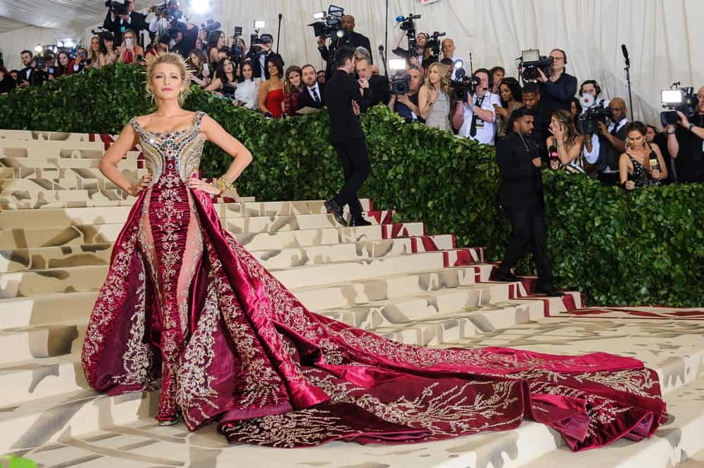Blake Lively was like a goddess in her detailed long gown when she attended the Metropolitan Museum of Art Costume Institute Benefit Gala last May 7, 2018. She paired this with a detailed upstyle and simple make-up.