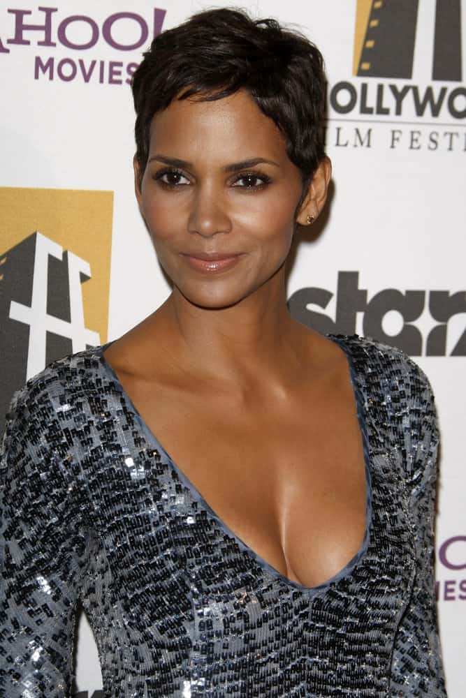 Halle Berry was quite classy in her shiny sequined dress and side-parted pixie hairstyle when she arrived at the 14th Annual Hollywood Awards Gala at Beverly Hilton Hotel on October 25, 2010 in Beverly Hills, CA.
