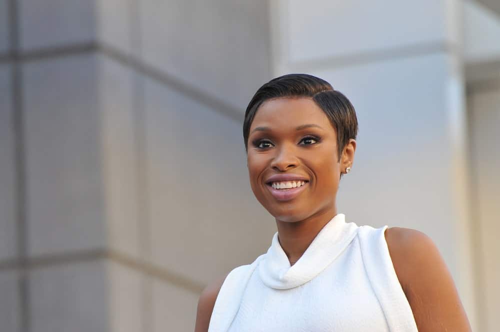 On November 13, 2013, actress/singer Jennifer Hudson was honored with the 2,512th star on the Hollywood Walk of Fame. She wore a lovely white dress with her slick side-parted pixie hairstyle.