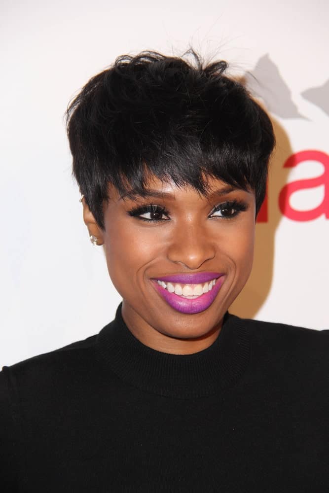 Jennifer Hudson attended the Fulfillment Fund Stars Benefit Gala 2014 at Beverly Hilton Hotel on October 14, 2014 in Beverly Hills, CA. She paired her all-black outfit with a raven pixie hairstyle with layered bangs.