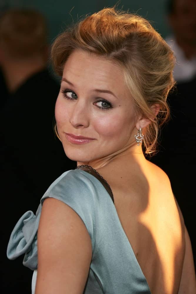 Kristen Bell with her highlighted blonde locks arranged into a classic upstyle. This was taken at the premiere of "Clerks ll" at Arclight Cinemas last July 11, 2006.