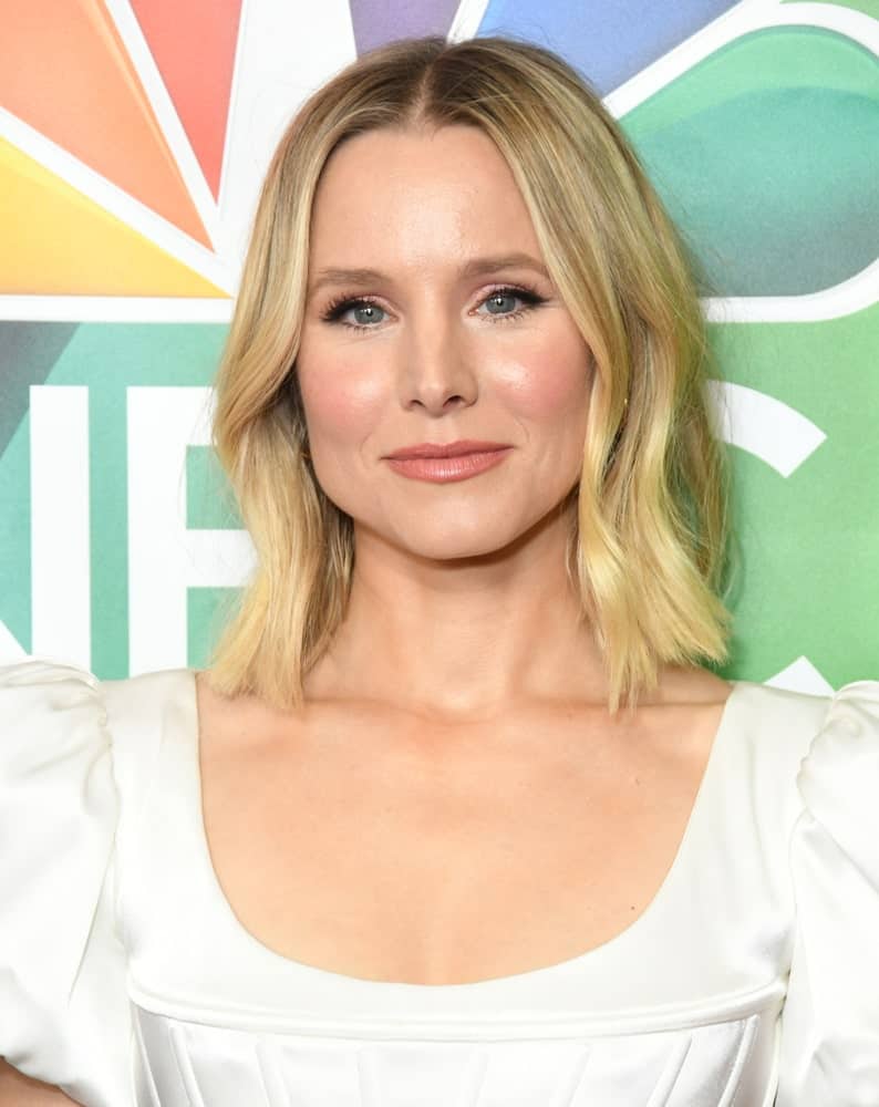 Kristen Bell showcased her short loose waves with a middle parting during the 2019 NBC Summer Press Tour on August 08, 2019, in Beverly Hills, CA.