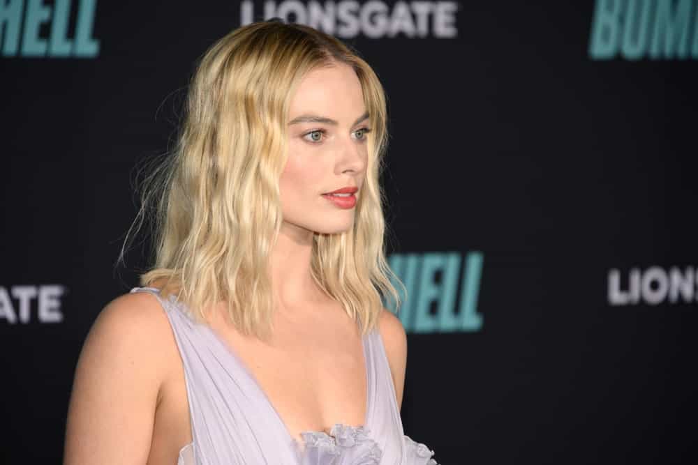 Margot Robbie with her short tousled waves at the special screening of Liongate's "Bombshell" held at Regency Village Theatre on December 10, 2019.