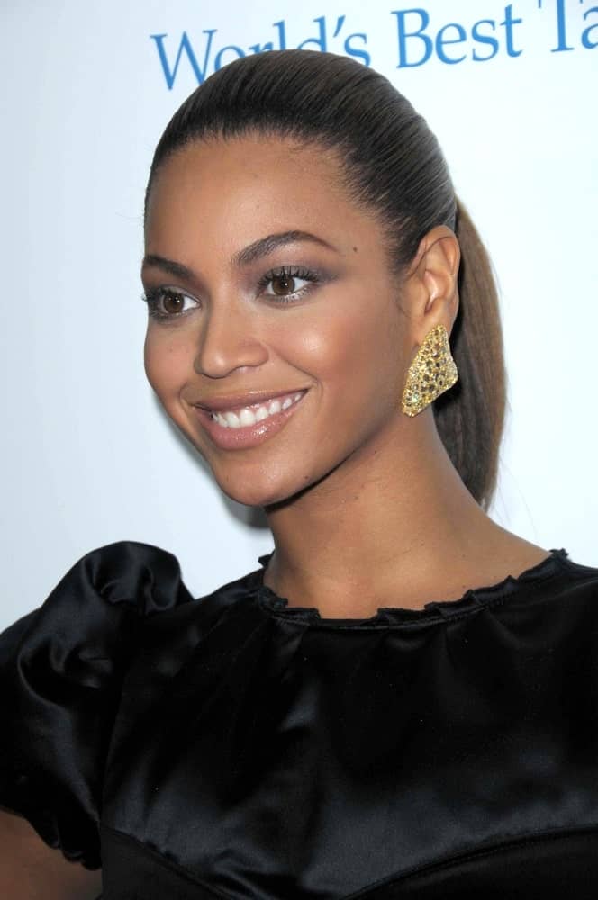 Beyonce Knowles with her brunette hair slicked back into a high ponytail during the Los Angeles Premiere of 'Cadillac Records' on November 24, 2008. 