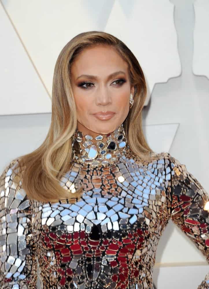 Jennifer Lopez sported a neat side parted hairstyle during the 91st Annual Academy Awards on February 24, 2019.