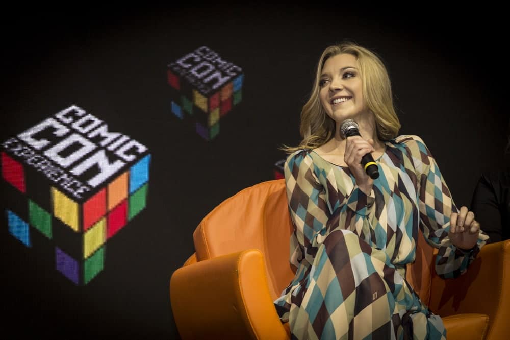 Natalie Dormer in a panel at Comic Con Experience last December 1, 2016. She was wearing a geometric dress that complements her simple loose hairstyle with subtle waves.