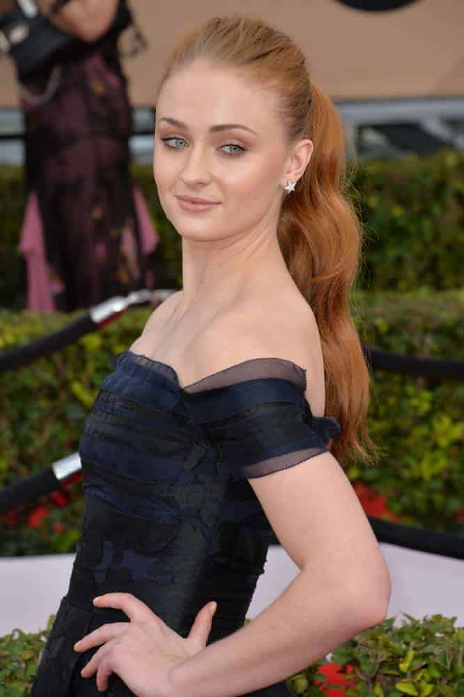 Sophie Turner kept it casual with this high wavy ponytail that's looking oh so chic during the 22nd Annual Screen Actors Guild Awards on January 30, 2016.