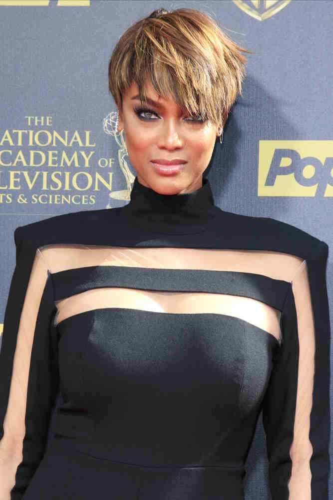 Tyra Banks S Hairstyles Over The Years