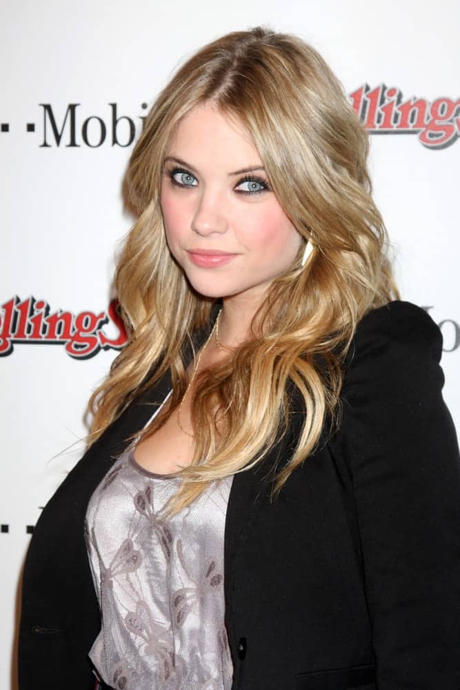 Ashley Benson was at the Rolling Stone Pre-Oscar Bash 2011 at W Hotel on February 26, 2011 in Hollywood, CA. She wore a smart casual outfit and black jacket to pair with her long, wavy and layered sandy blonde hairstyle with highlights and a tousle.