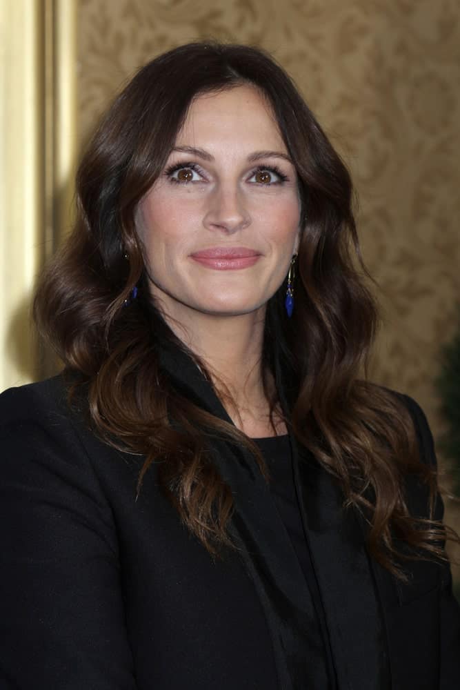 Julia Roberts exhibited her brunette hair that's styled in big curls during the premiere of "Eat Pray Love" at the Ziegfeld Theater on August 10, 2010.