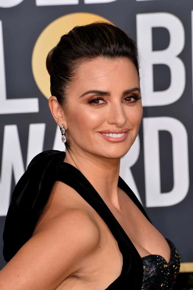 Penelope Cruz pulled back her jet black hair into a neat updo during the 2019 Golden Globe Awards at the Beverly Hilton Hotel on January 6, 2019.