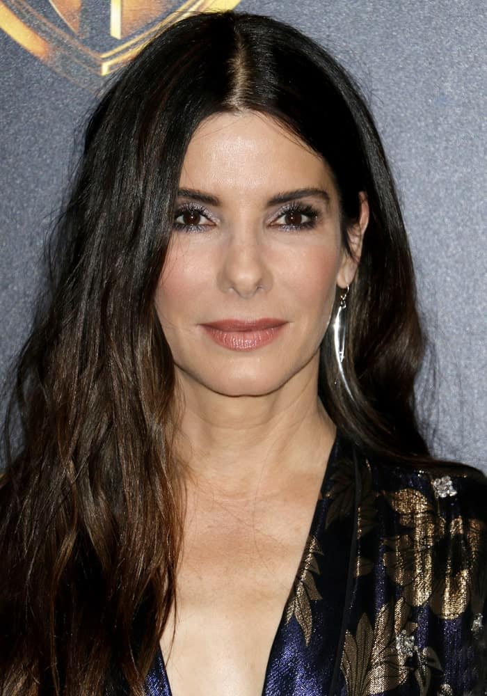 Sandra Bullock was at the 2018 CinemaCon - Warner Bros. Pictures 'The Big Picture' Presentation held at the Caesars Palace in Las Vegas last April 24, 2018. She was elegant in her side-swept wavy long hairstyle and smoky eyes.