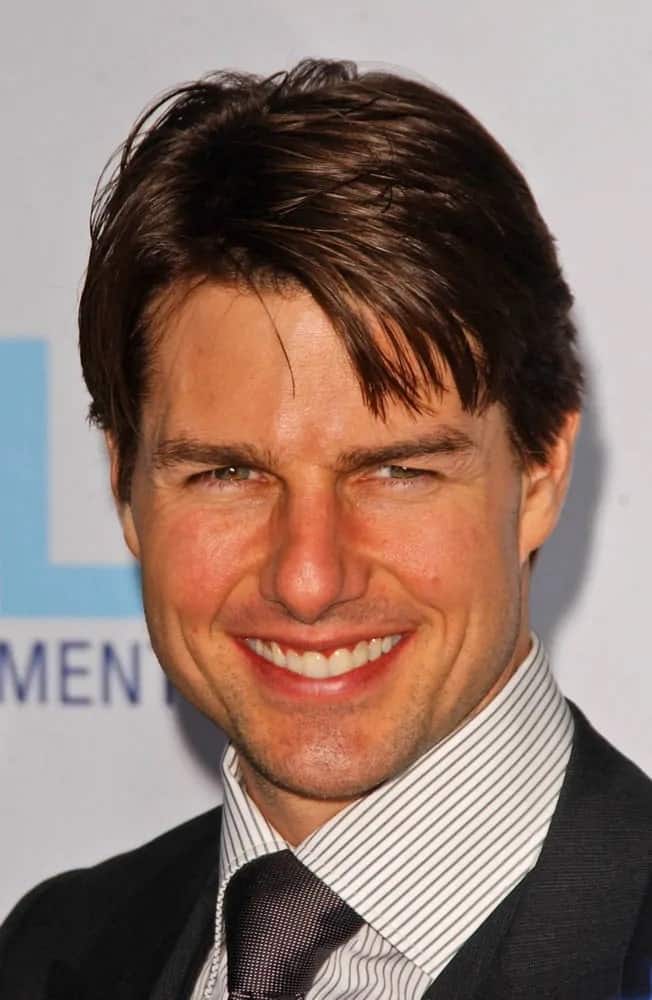 Tom Cruise looked absolutely gorgeous with his short side-parted hairstyle that has wispy side bangs at Mentor LA's Promise Gala back in 2007.