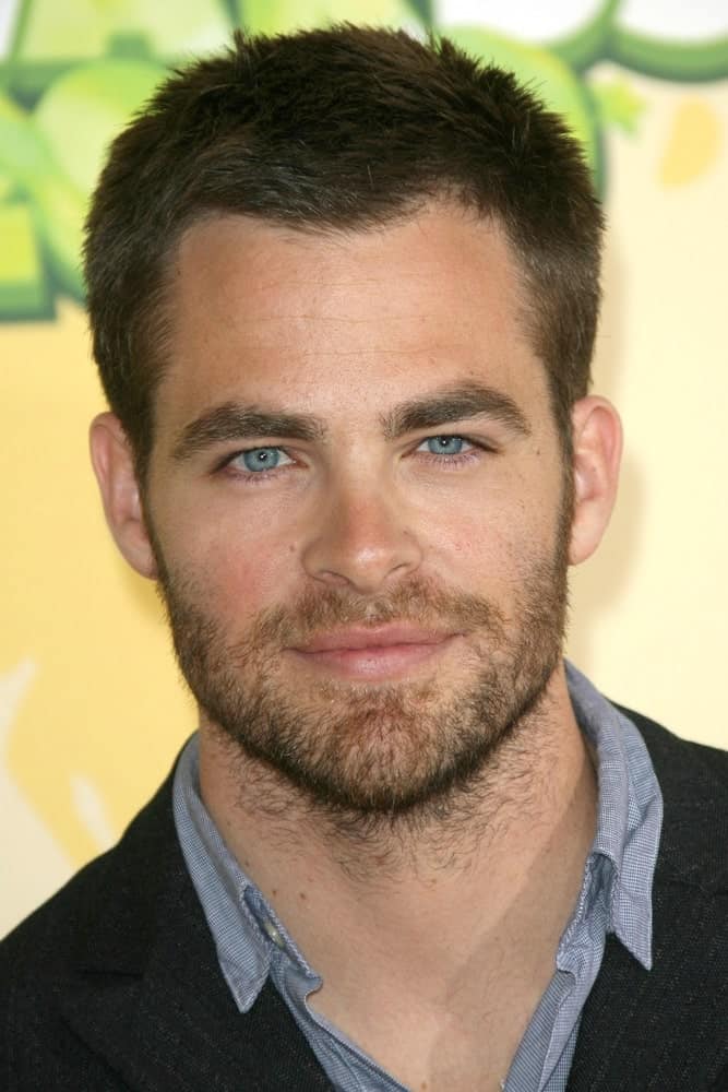 Chris Pine attended the Nickelodeon's 2009 Kids' Choice Awards that was held at the Pauly Pavillion in Westwood, CA. He wore a rugged trimmed beard with his short spiked crew cut fade hairstyle that goes well with his brilliant eyes.