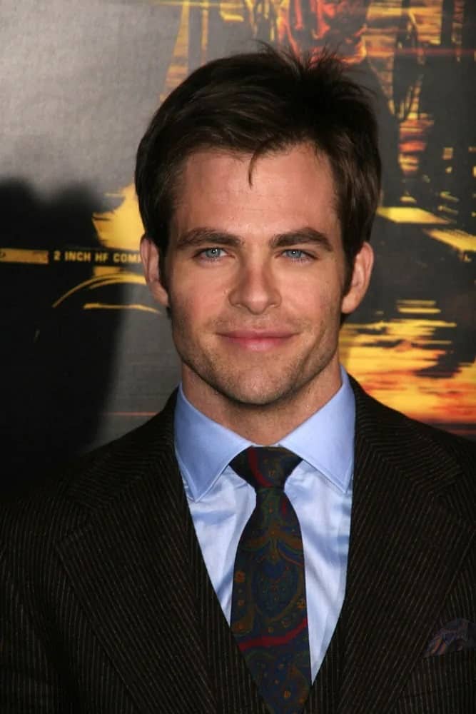 Chris Pine sported a shaggy and thick dark crew cut hairstyle that went well with his dark suit at the 2010 world premiere of "Unstoppable" in Village Theater, Westwood, CA.