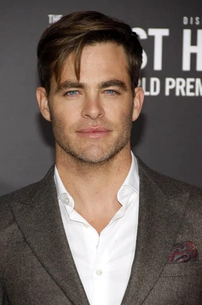 Chris Pine looked gorgeous and stylish with his fade haircut that has long side-swept bangs at the 2016 world premiere of "The Finest Hours" in Hollywood.