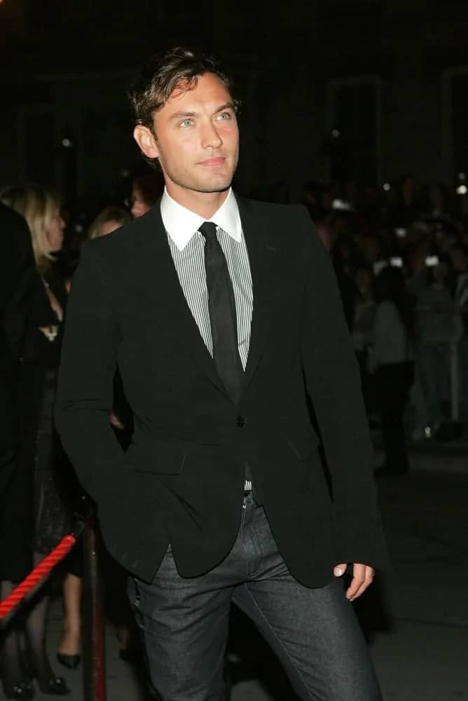 Jude Law wore a side-parted dark hairstyle at the gala premiere of "All The King's Men" during the Toronto International Film Festival in 2006.