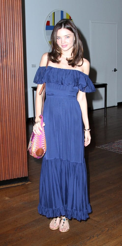 The model was spotted at the 2010 Jeffrey Katz Memorial Lecture Series on June 2, 2010 with a middle-parted hairstyle that's layered inwardly. The look was completed with an off-shoulder dress and boho chic sandals.