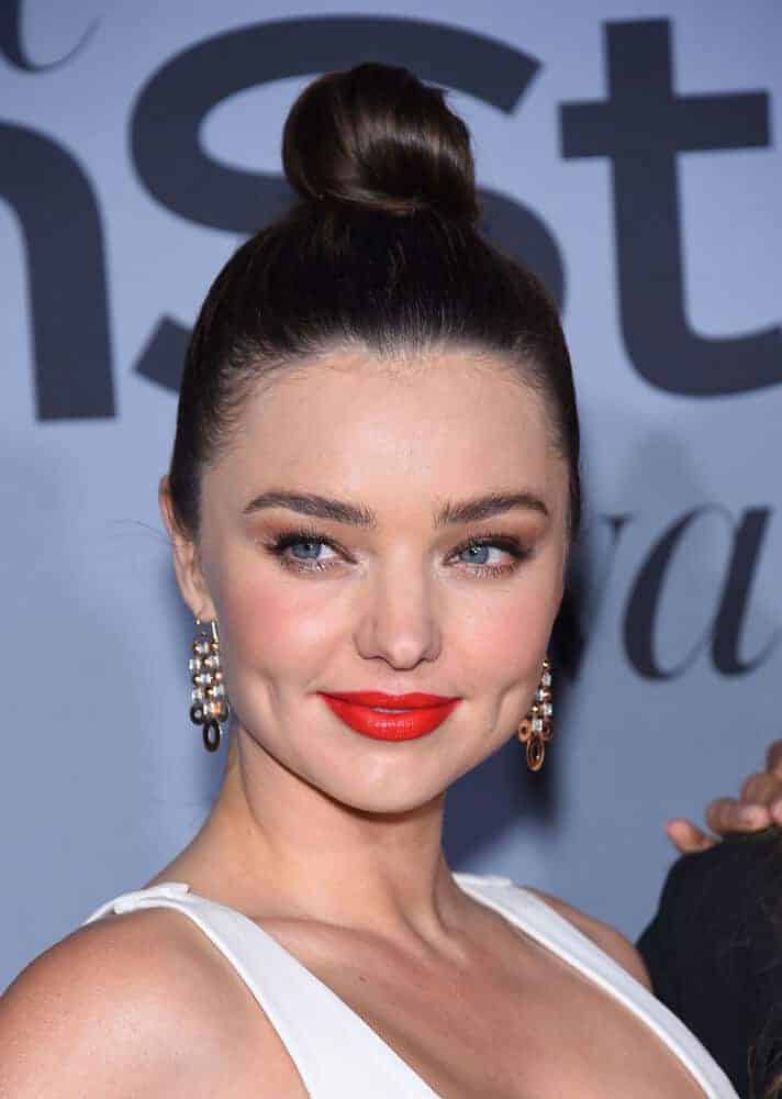 The elegance brought by Miranda Kerr's Top Knot indeed enhanced her beauty during the InStyle Awards 2015 on October 26, 2015 in Hollywood, CA.