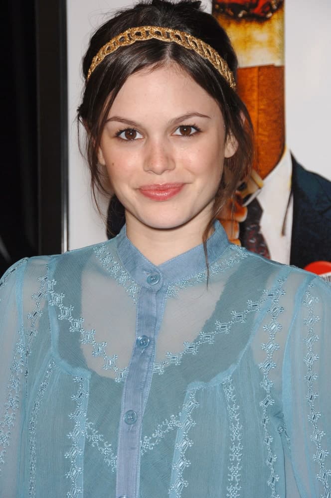 Sweet Bilson at the Los Angeles premiere of "Thank You For Smoking" last March 16, 2006, sporting a hippie look with a messy bun hairstyle accentuated with a nice headband.