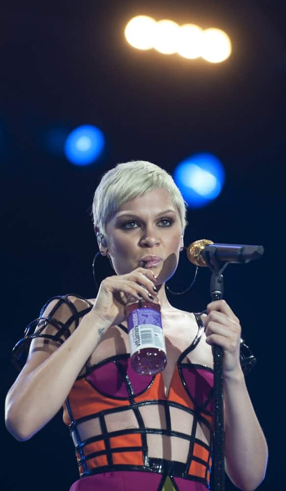 British singer Jessie J wore her short platinum blond hair in a side-parted hairstyle with a colorful dress during her performance at the Rock in Rio 2013 festival last September 15, 2013 in Rio de Janeiro, Brazil.