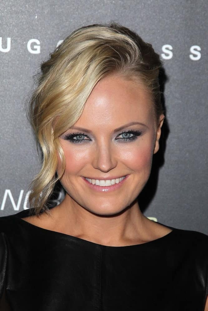 Malin Akerman showcased her blond hair with a half-up hairstyle and wavy side-swept bangs at the "Nobody Walks" Los Angeles Premiere last October 2, 2012 in Los Angeles.