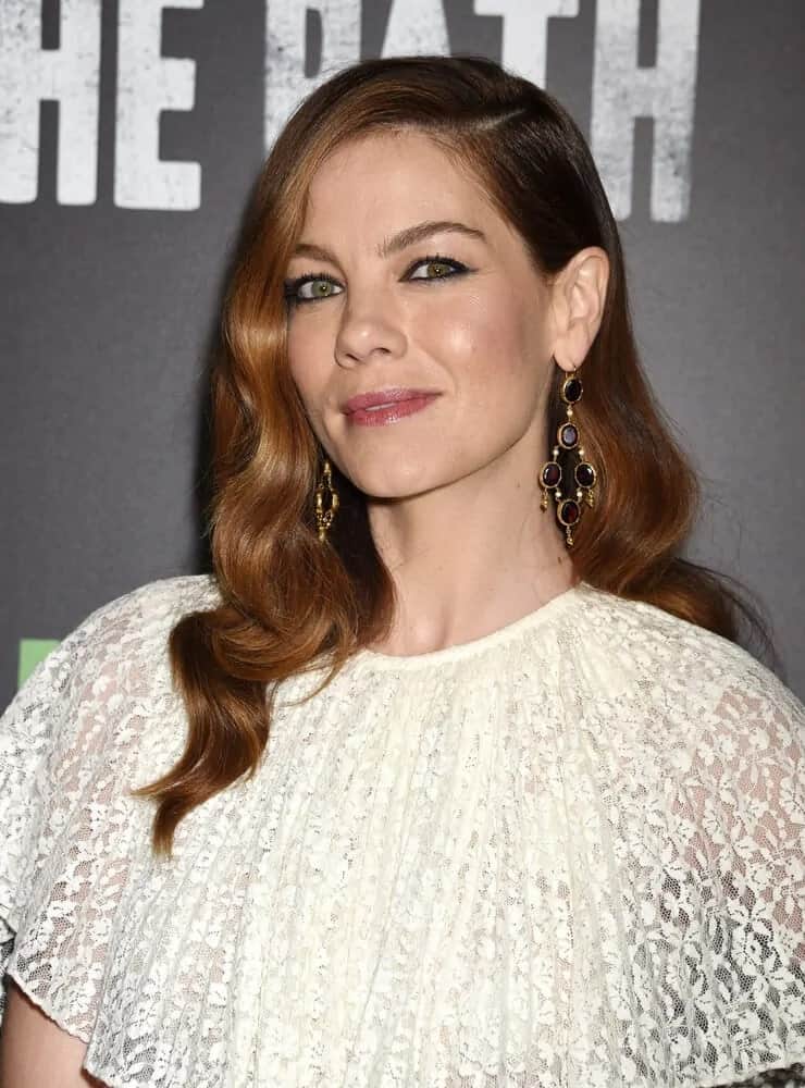 Michelle Monaghan wore this romantic side-swept hairstyle with highlights and soft curls at the "The Path" Season 2 Premiere last January 19, 2017.