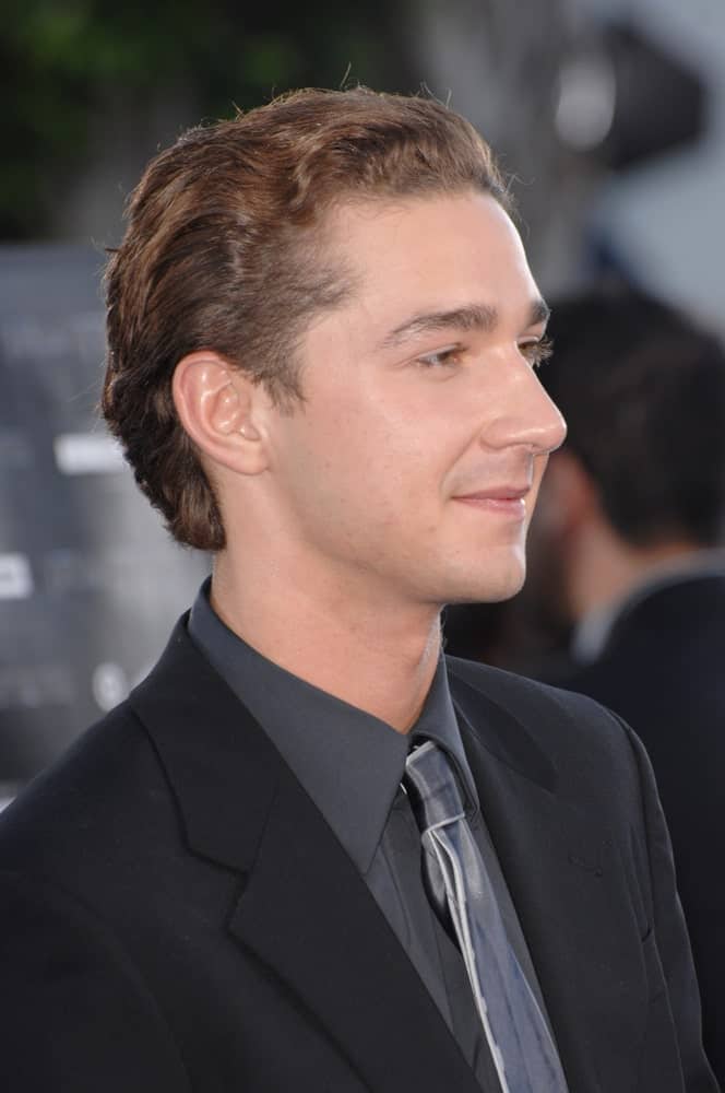 The actor was at the Los Angeles premiere of his new movie "Transformers" last June 28, 2007. He attended with a fresh smile, clean shave and a short and thick curly hair styled back for a controlled chaos look.