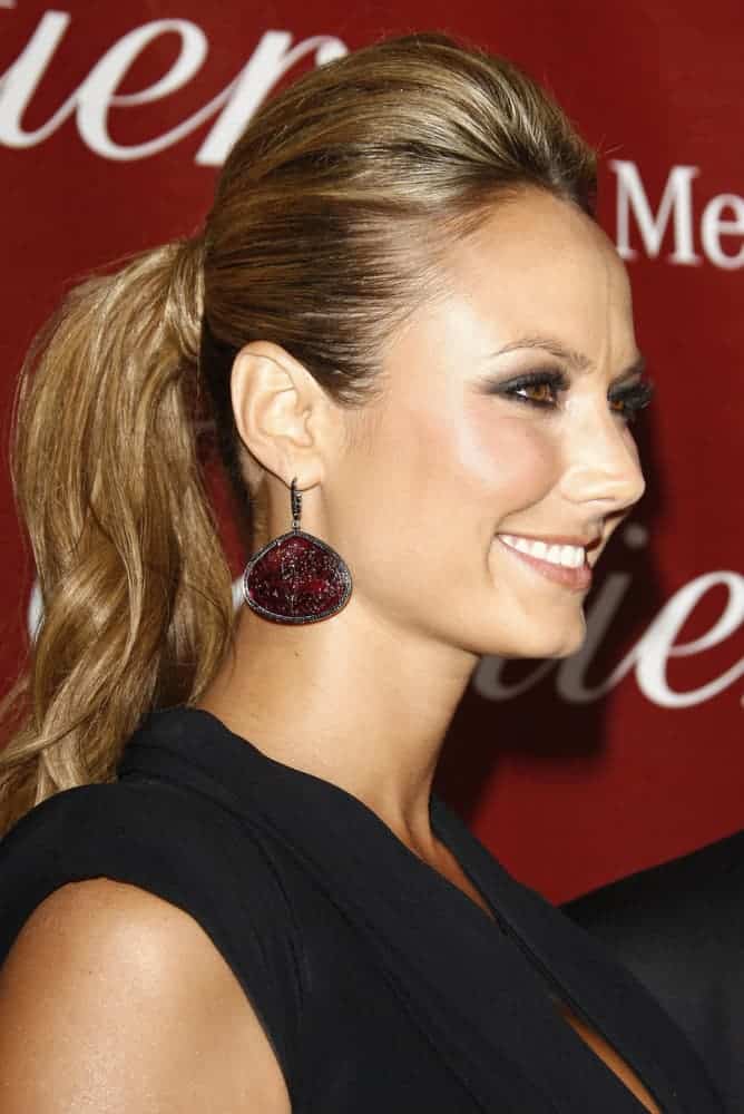 Last 7th of January 2012, Stacy Keibler attended the 23rd Palm Springs International Film Festival Awards Gala in a stunning ponytail with the upper portion, teased to perfection.