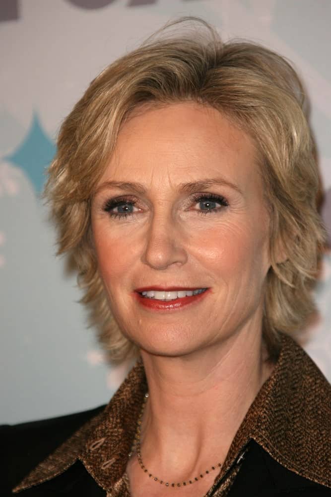 Slightly longer than the bob haircut, this is one casual and easy going haircut that does not ask for daily maintenance. The slightly disheveled look is what adds an unexplainable charm to this hairstyle. Perhaps, it was tempted Jane Lynch to try out this style as well. 