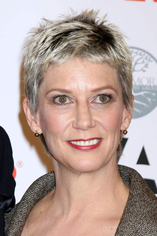 With this intriguing pixie cut, Patricia Ward Kelly looks like a diva and you can too. If you do it right, this haircut can be a lot of fun. Plus, getting this cut means more oomph in your life as it allows you to look like you just walked out of the salon, throughout the day! 