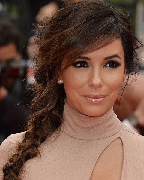 Eva Longoria is a stunning actress and her hair just amplified that effect. The actress’ naturally dark brown stresses have been given rich brown and gold highlights, perfect for the red carpet look.