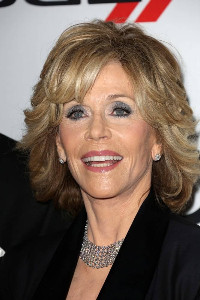 Layers and short bangs make the perfect combo for women over 60. Jane Fonda sported the look quite incredibly! The best thing about this haircut is that while it is casual and easy to maintain in daily routine, it gives you a number of styling options when you are attending a rather event or simply feels like dolling up.