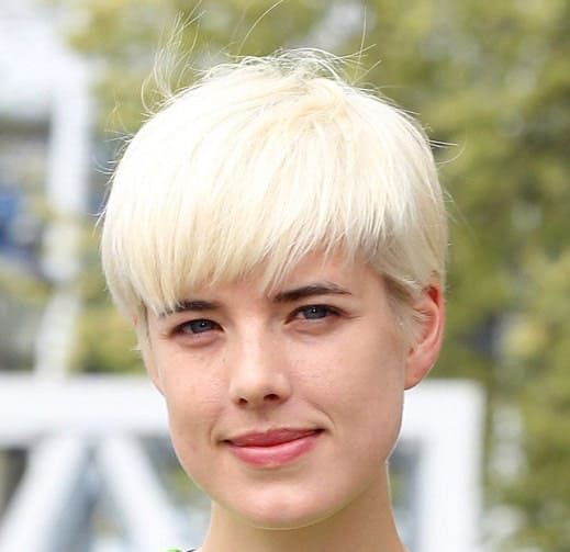 The bowl pixie haircut style does not fit everyone but actress and model Agyness Deyn pulls it off to perfection, with her bleached blonde, dandelion soft hair.