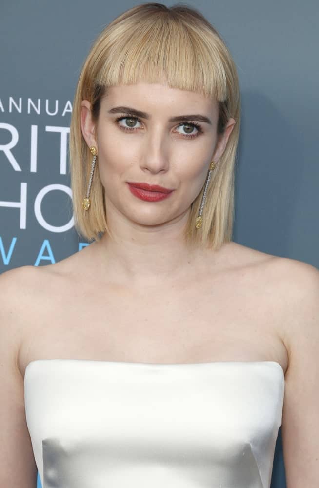 Emma Roberts has always been a trendsetter, and she shook the stage with her debut of short bangs at the 23rd Annual Critics' Choice Awards. The straight short bangs with the short bob makes her look absolutely perfect. The hair frames her face perfectly and emphasizes her sharp jawline and heavy eyebrows.