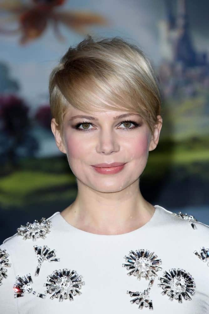Michelle Williams can be deemed as the undeclared queen of women of fine hair. Being an advocate of the pixie cut paired with long feathery bangs, she has always demonstrated how this combination is the ultimate duo when it comes to haircuts for women with fine hair.