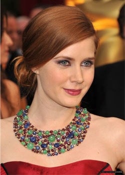 On days that you don’t feel like wearing your long hair down, tie it up neatly just like Amy Adams did at this award show. To counter the simplicity, pair the style with some bold and heavy jewelry.