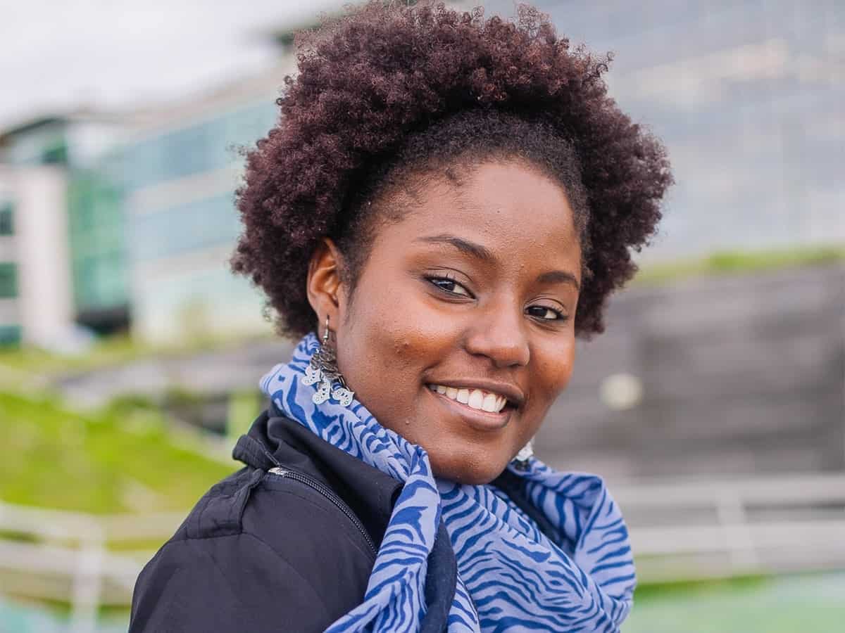 Pinning your hair back and let them roam free on the top of the head is such a cute way to style your hair. It makes your hair look wild and messy, which looks adorable on anyone. 