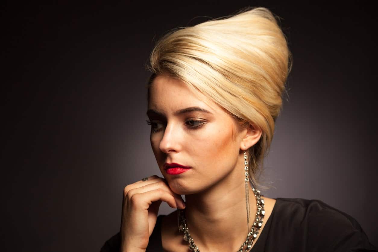 The retro hairstyle has undergone thousands of modern modification, and the beehive is now a favorite amongst A-list celebrities like Marion Cotillard and Adele. The hairstyle is created by piling up the hair on top of the head in a conical shape, giving it a distinct beehive or a bird’s nest look.