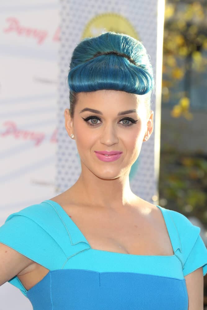 Katy Perry combined the retro with the contemporary with her blue-colored hair styled into a vintage updo.