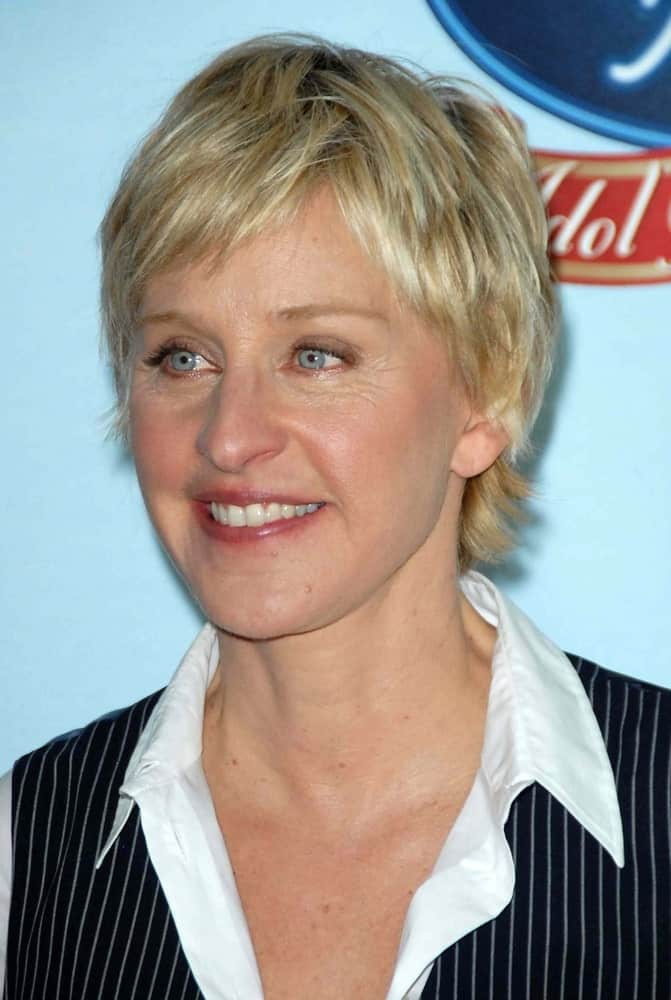 Ellen DeGeneres’ extra short bob might have looked too plain if she hadn’t gone for those noticeable layers throughout the short strands. Babylightsbring out the texture of choppy layers all the more. If you are looking for a haircut that does not require any further styling yet looks really chic, then this layered bob haircut for women is a good one to consider. 