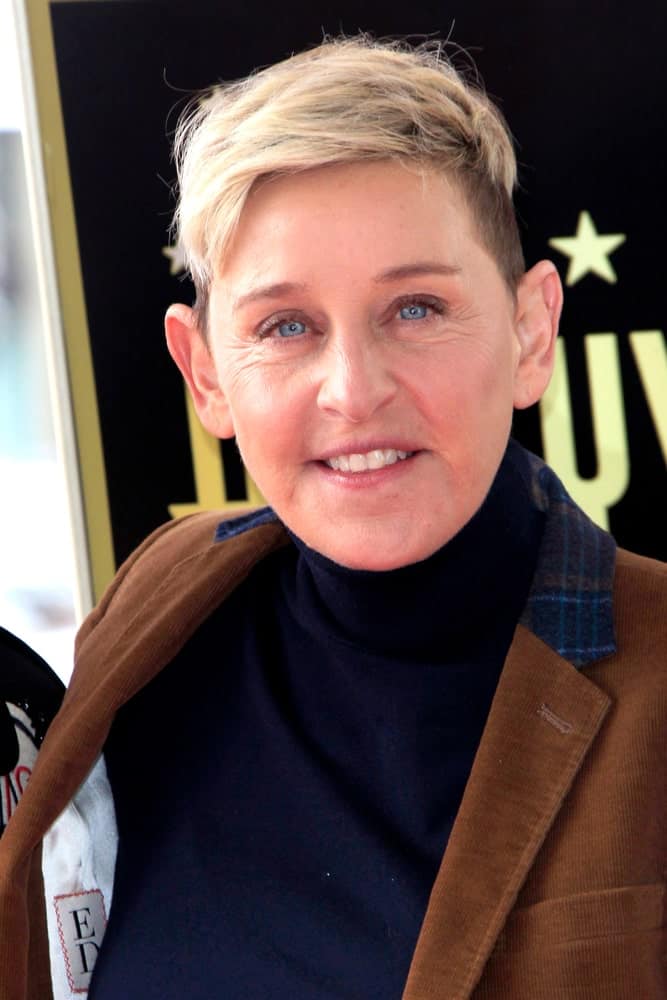 Ellen is definitely bringing back the platinum blond short hair with the shaved off sides. It looks really sophisticated and doesn’t take any effort to maintain either. 