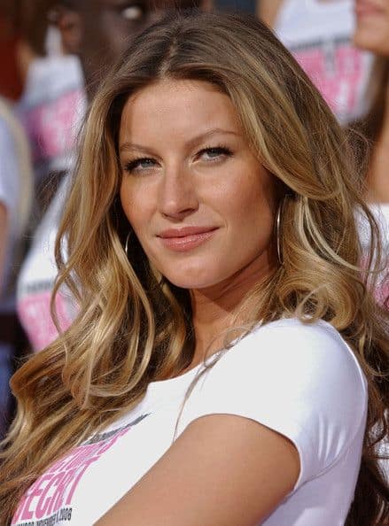 Ombre hair also means that you can get darker chocolate brown hair on the top, which lightens towards a blond color midway through. This gives your tousled hair more volume and attracts attention. 
