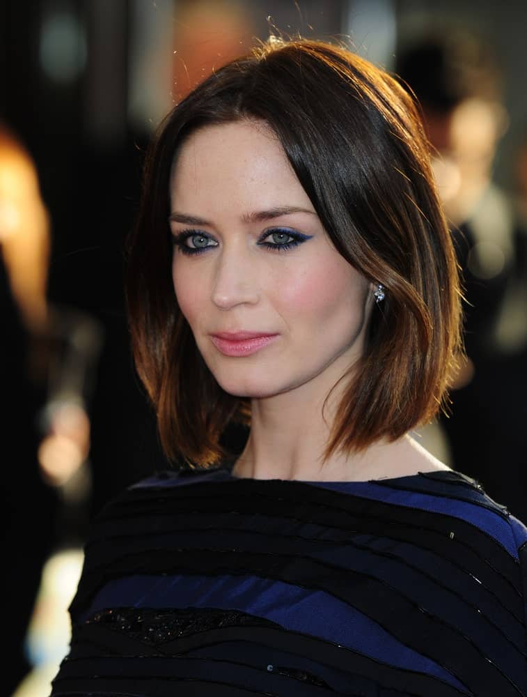 Emily Blunt looks spectacular in her amazing short, brunette hair. Although this hairstyle is super simple, it still manages to stand out. It is a classic bob that has been styled in a certain angle to give the hair an elevated look. 