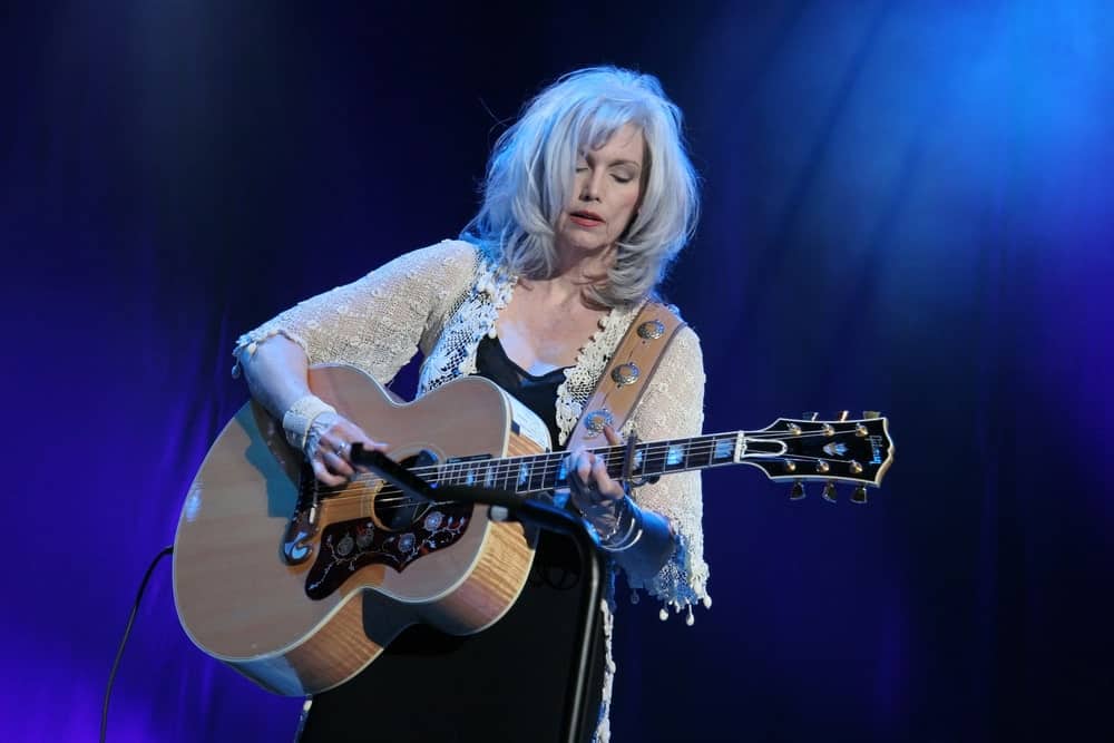 Another mature beauty, singer-songwriter, Emmylou Harris, has never let age scare her away from what she does best. The beautiful country singer has embraced her natural white hair, which remains thick and luxuriant as always. Here, Harris opted to give her hair thick feathery layers curling inwards and soft wispy bangs swept to the side.