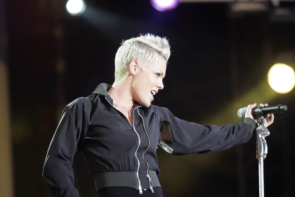 For women who prefer short hair, there are numerous ways to style it. Take a look at Pink’s style. The singer has always flaunted short hair but this is one of our favorite looks. Pink has styled her platinum white hair into a super-stylish faux hawk, which goes perfectly with her black outfit and soft makeup.