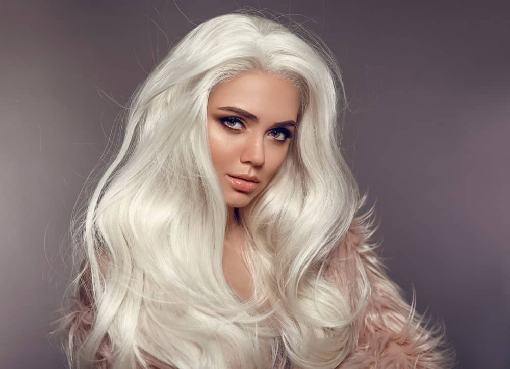 25 Excellent Examples of White Hairstyles for Women (Photos)