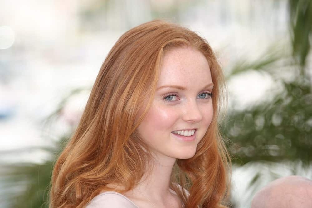  Lily Cole smiling