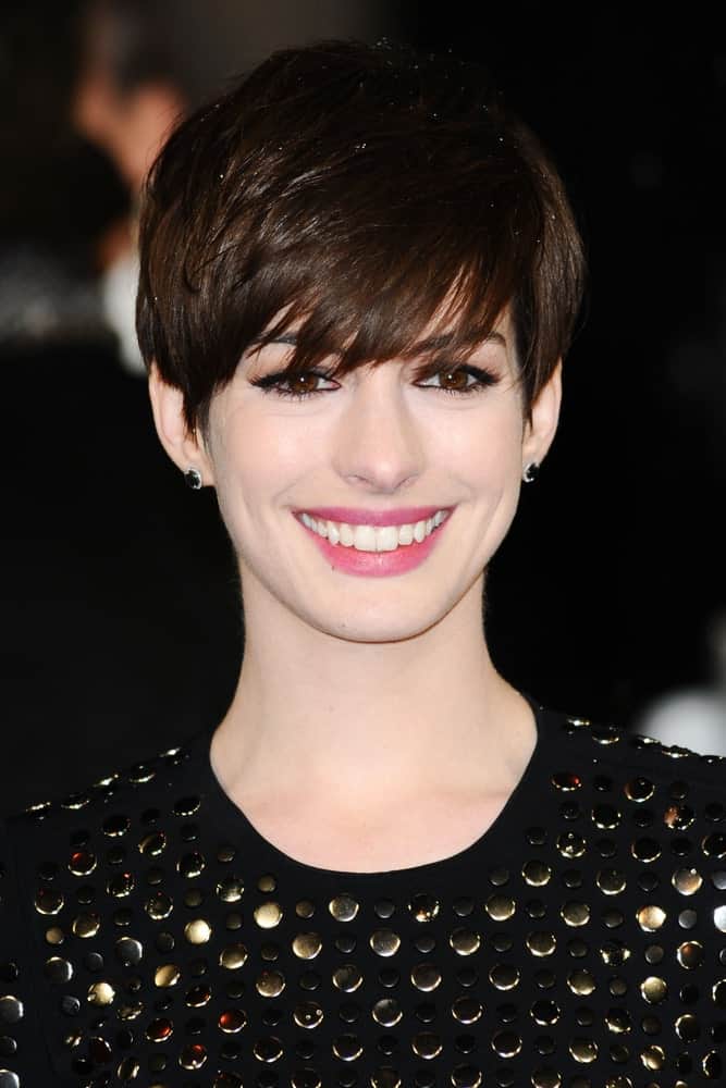 Anne Hathaway arriving for the EE BAFTA Film Awards 2013 at the Royal Opera House, Covent Garden, London.